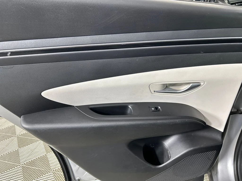 Used 2023 Silver Hyundai SEL image 16