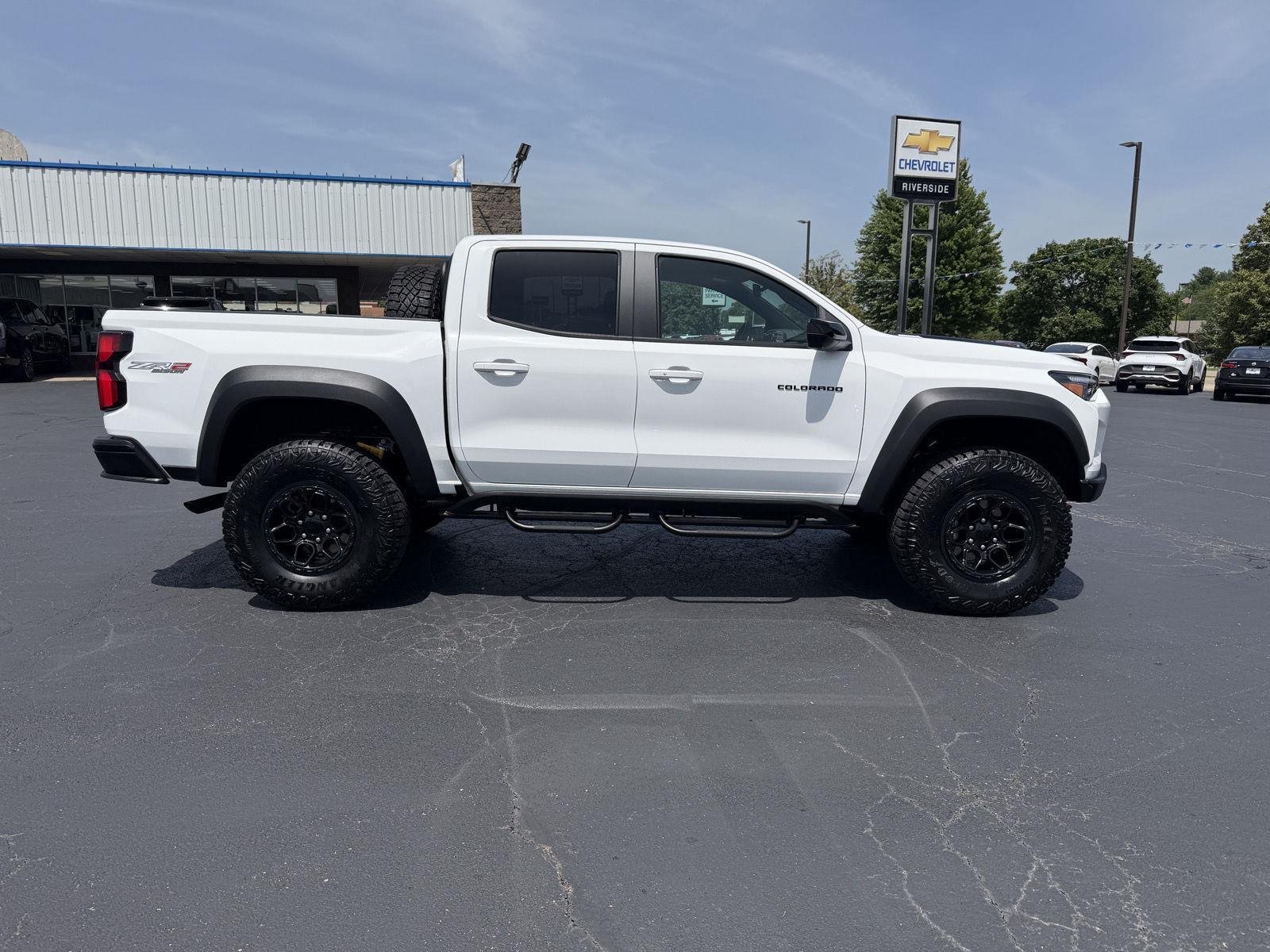 Used 2024 Summit White Chevrolet ZR2 image 6