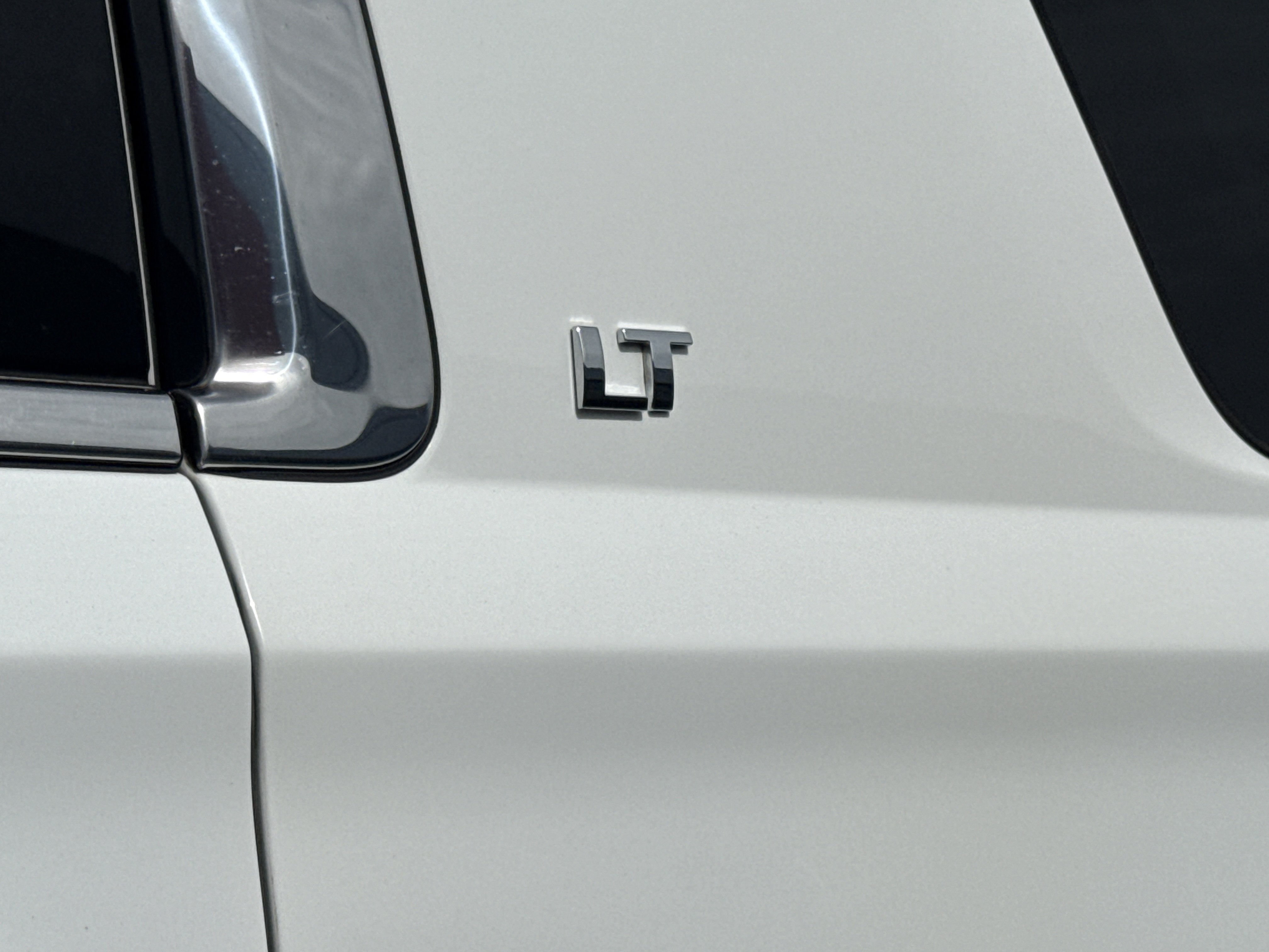 Used 2019 Summit White Chevrolet LT 4WD image 15