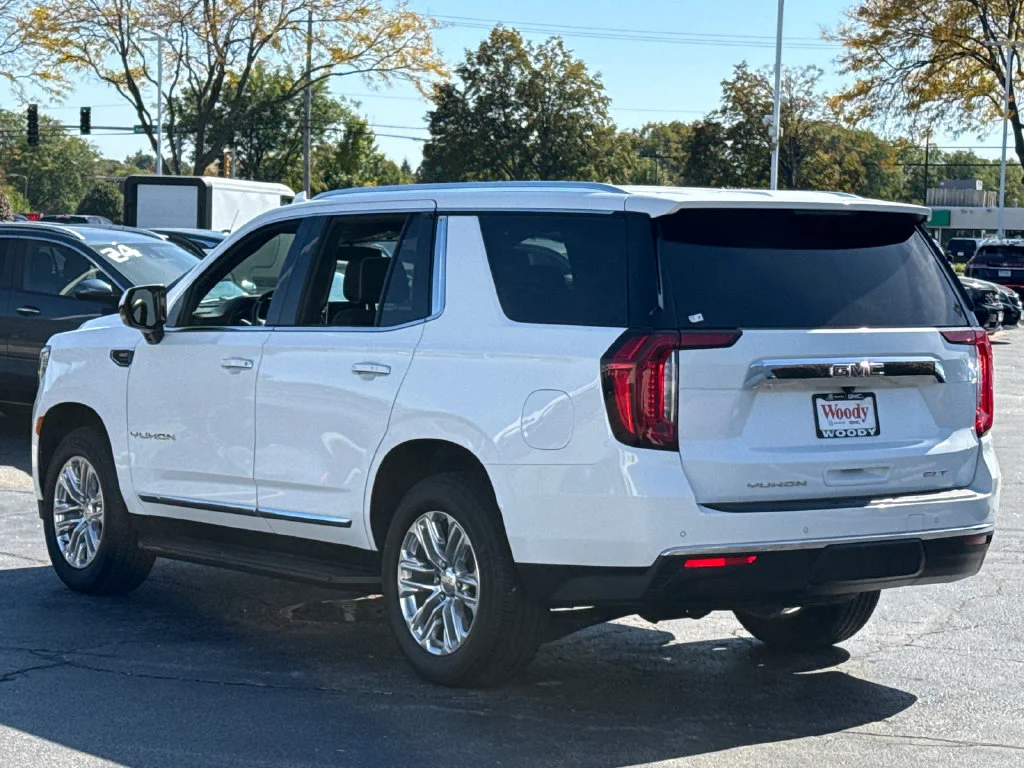 Used 2024 Summit White GMC SLT image 9