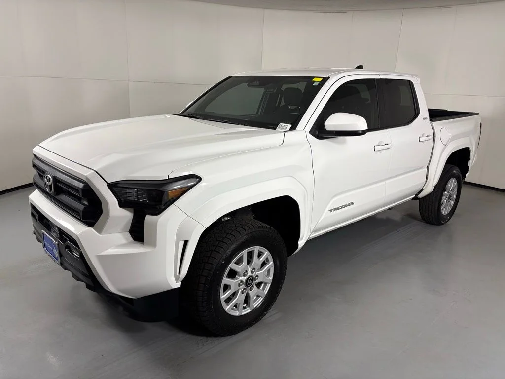 Used 2024 White Toyota SR5 image 4