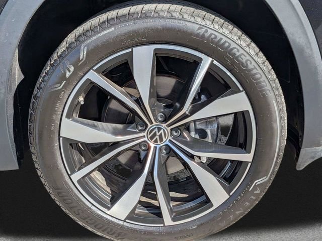 Used 2026 Black Volkswagen SEL Premium R-Line image 10