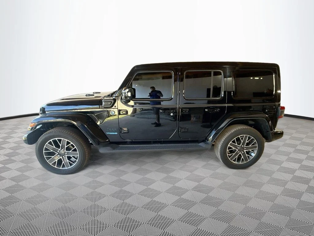Used 2022 Black Jeep Unlimited Sahara 4xe image 9