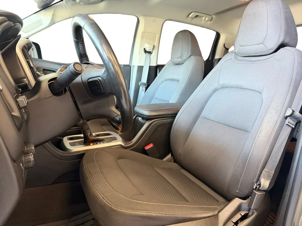 Used 2021 SATIN STEEL METALLIC Chevrolet 4WD LT image 25