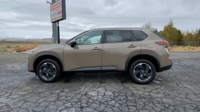 Used 2025 Baja Storm Metallic Nissan SV image 5