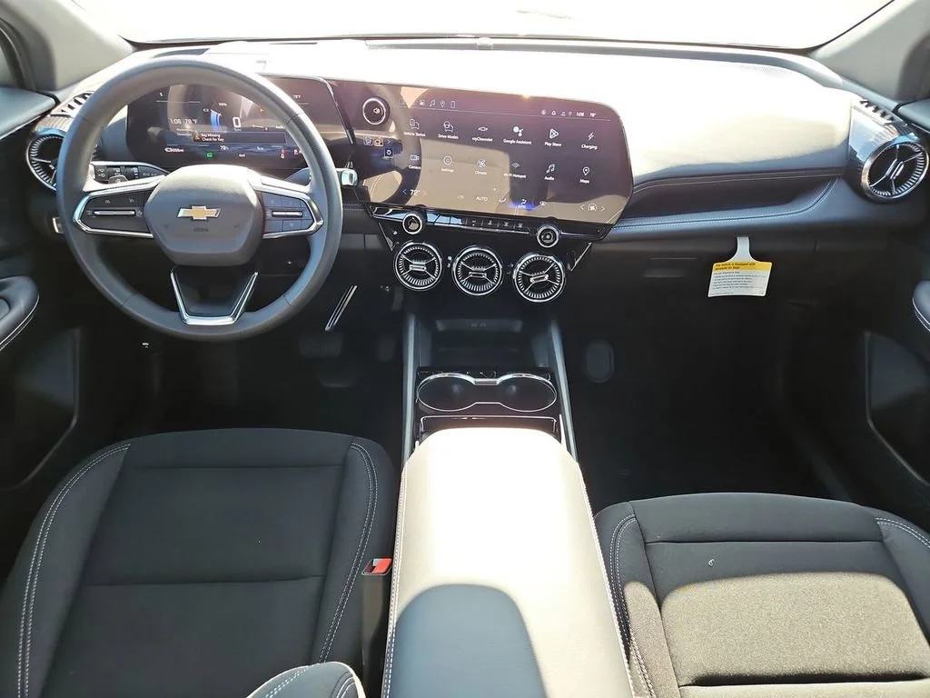 New 2026 Summit White Chevrolet LT image 19