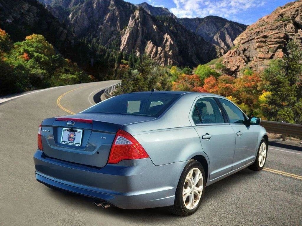 Used 2012 Steel Blue Metallic Ford SE image 3
