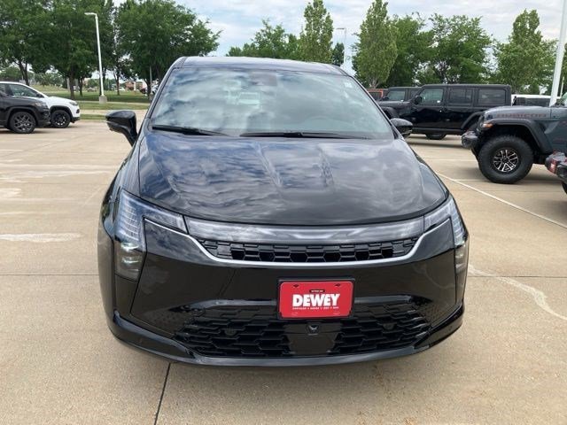 New 2027 Diamond Black Crystal Pearl-Coat Exterior Paint Chrysler Select image 2