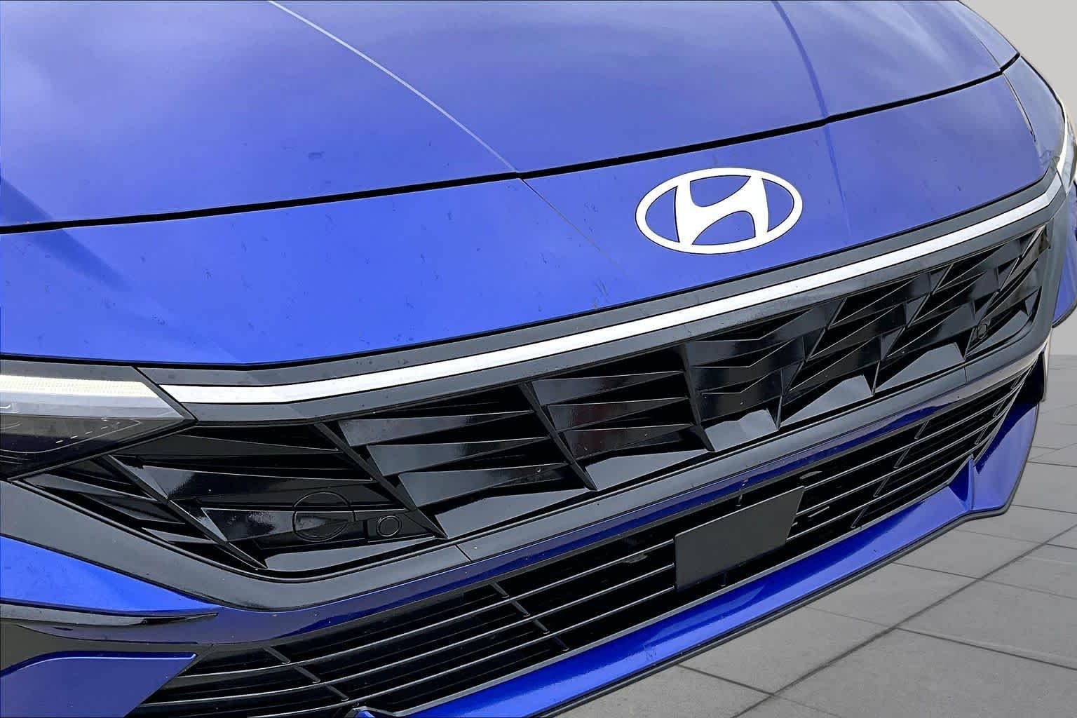 Used 2025 Intense Blue Hyundai SEL Convenience image 30