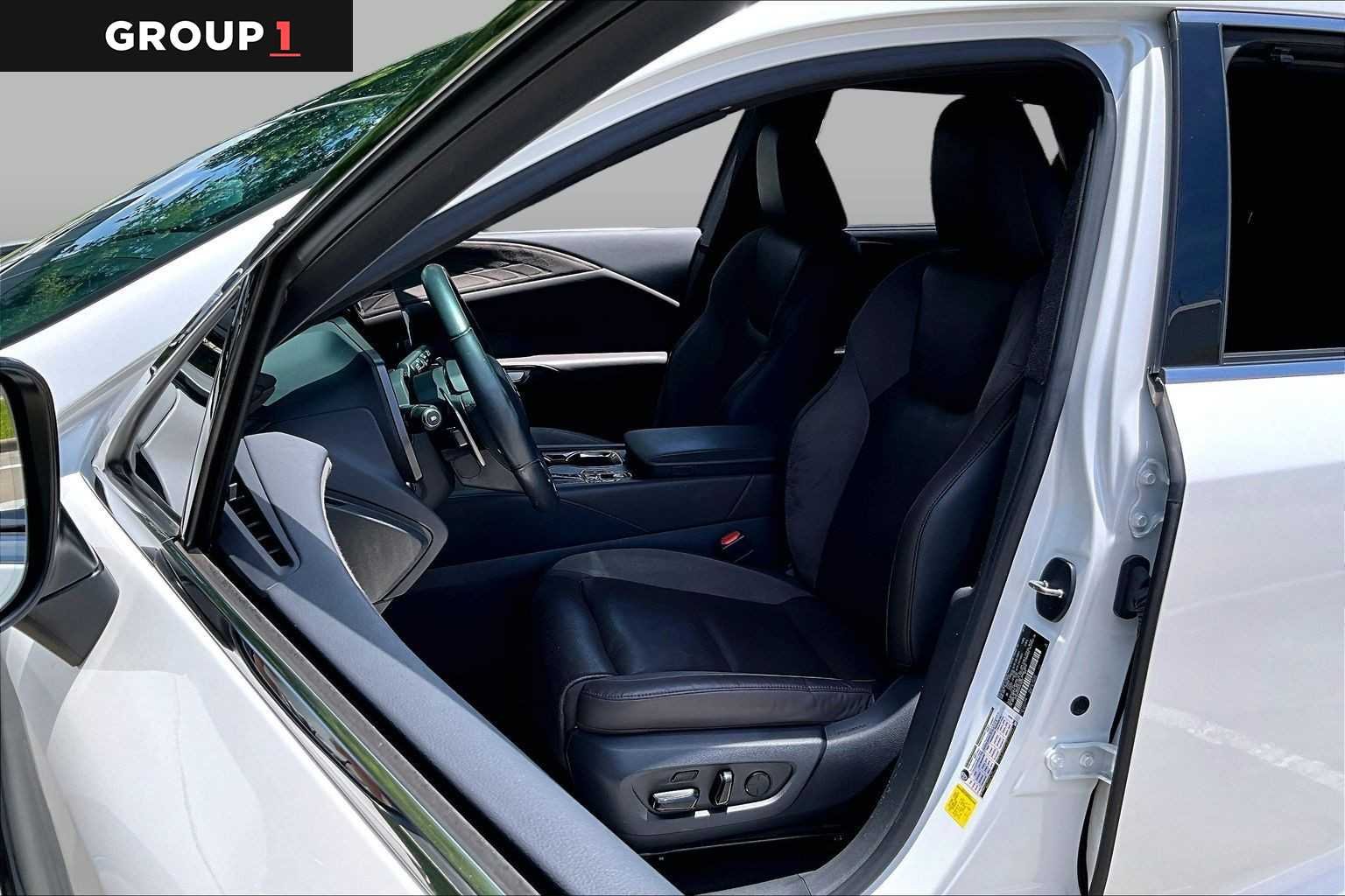Used 2023 Eminent White Pearl Lexus Luxury image 7