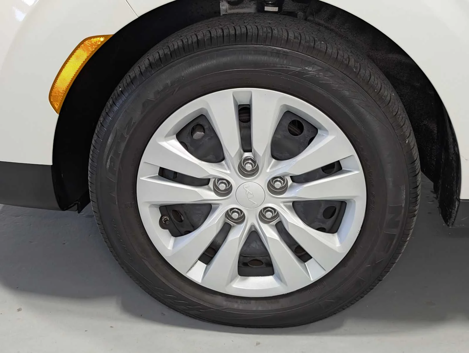Certified Used 2025 Snow White Pearl Kia LX image 3