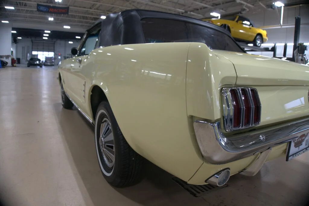 Used 1966 Yellow Ford  image 19