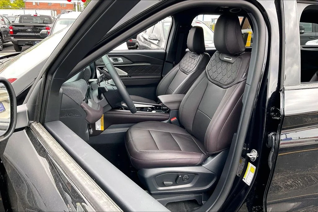 New 2026 Agate Black Metallic Ford Platinum™ image 24