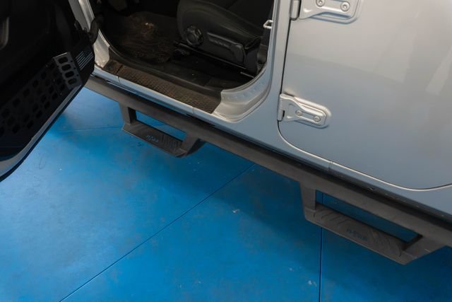 Used 2022 Silver Jeep Willys image 3