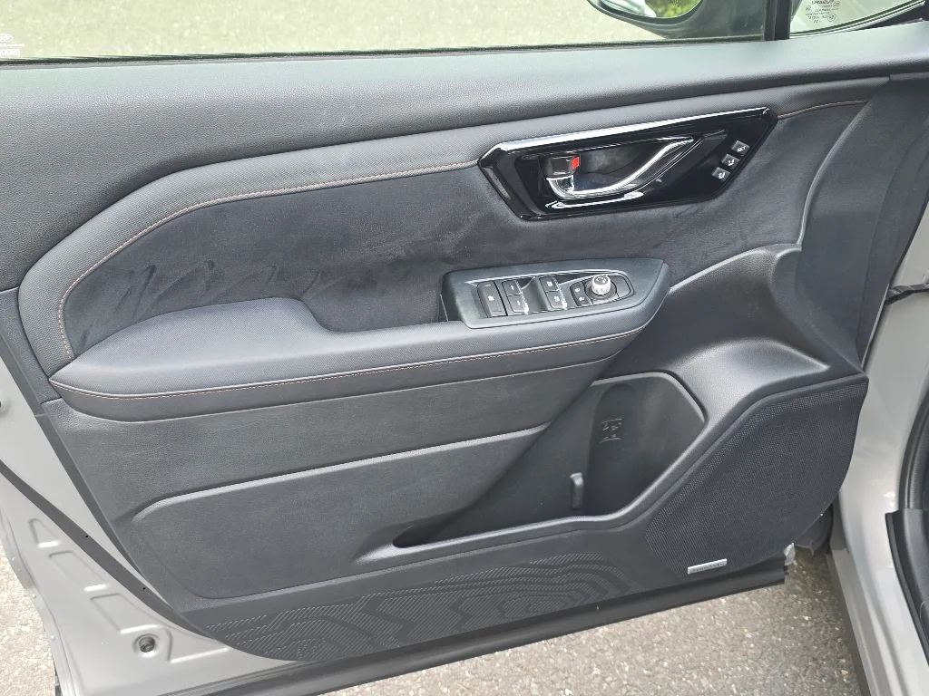 2025 Subaru Forester Touring - Photo 32