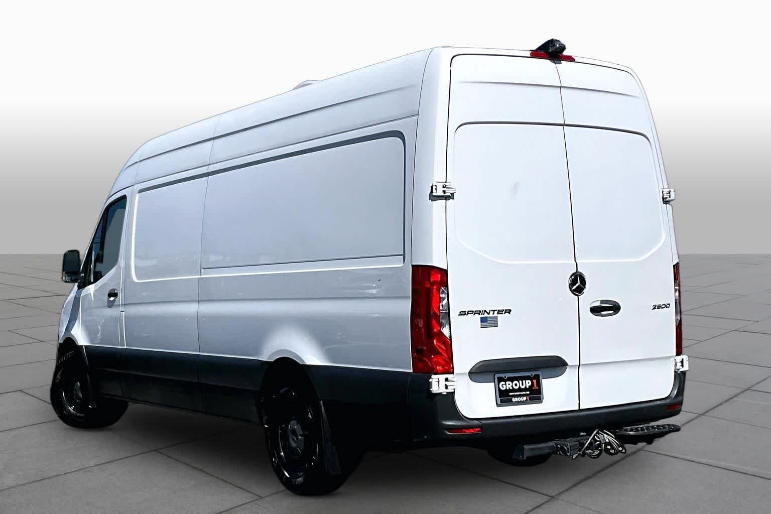 Used 2023 Arctic White Mercedes-Benz  image 12