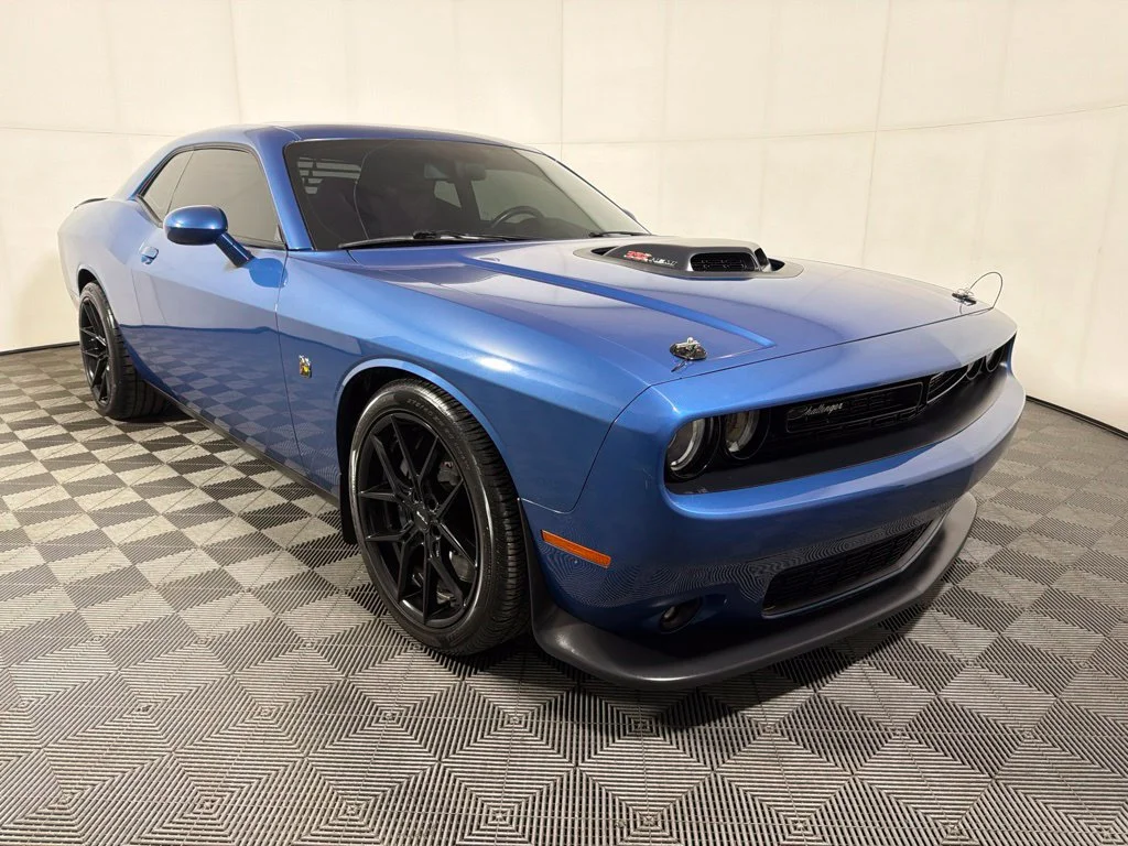 Used 2022 Frostbite Dodge R/T Scat Pack image 2