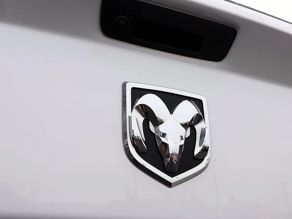 Used 2022 Bright White Ram SLT image 28