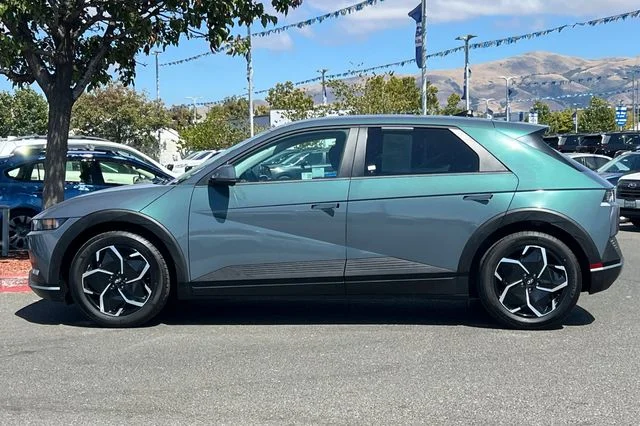Used 2024 Green Hyundai SEL image 7