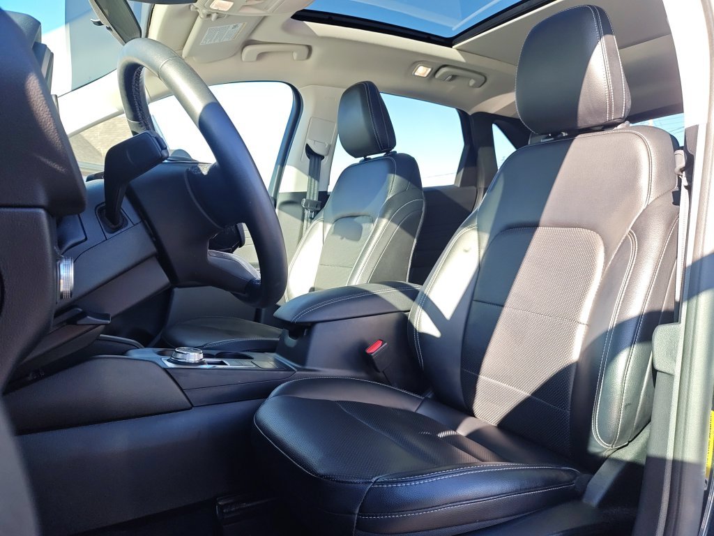 Used 2022 Blue Ford SEL image 13