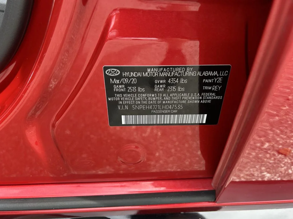 Used 2020 Red Hyundai Limited image 39