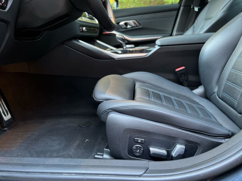 Used 2021 Black BMW M340i xDrive image 34