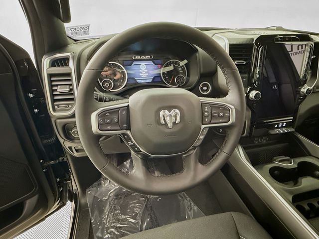 New 2026 Diamond Black Crystal Pearl-Coat Exterior Paint RAM Big Horn/Lone Star image 11