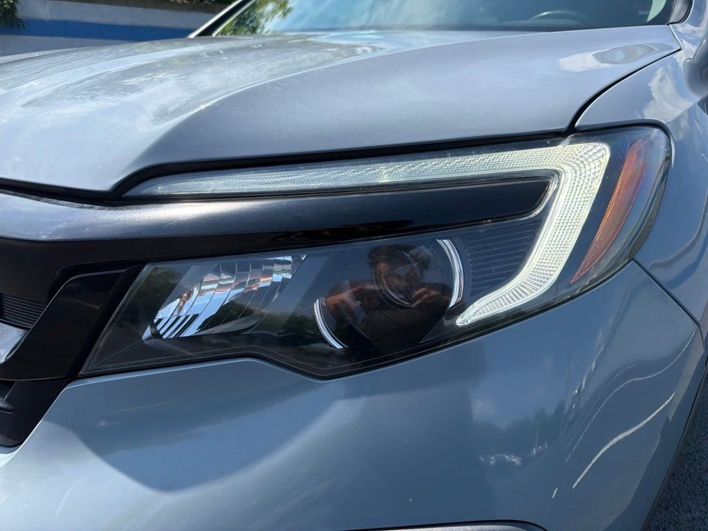 Used 2022 Sonic Gray Pearl Honda Special Edition image 9