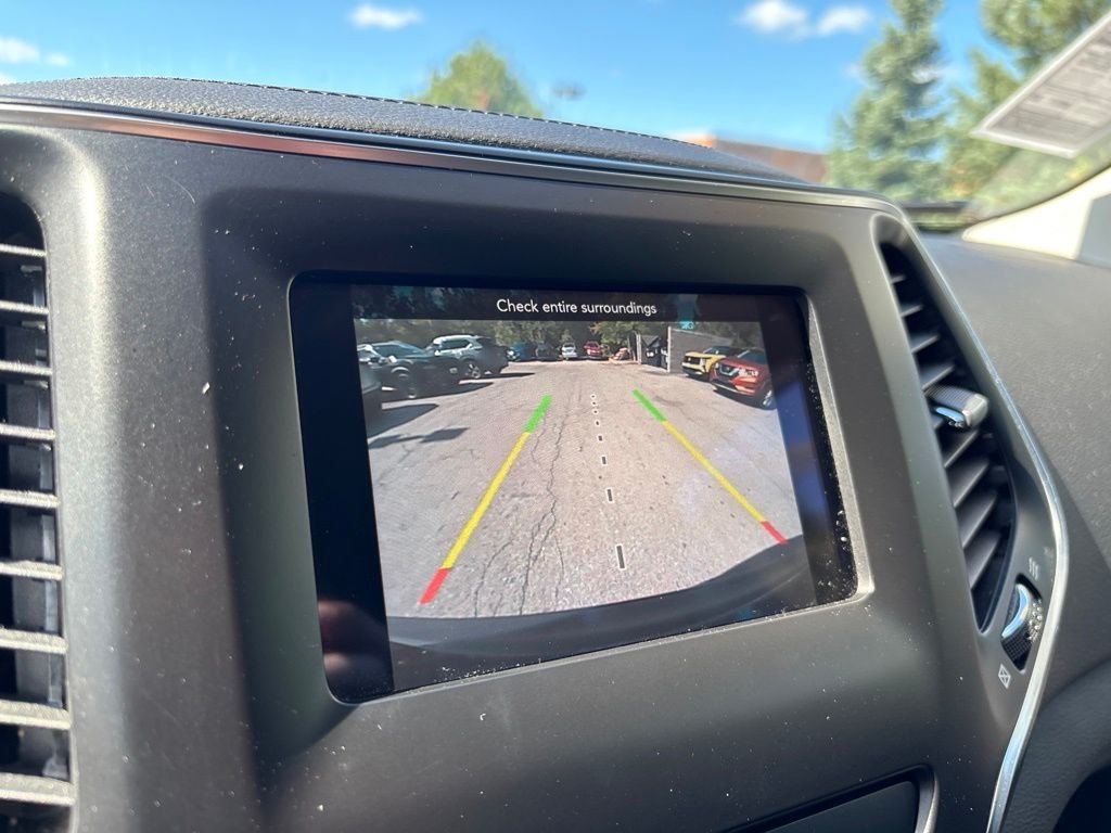 Used 2019 Black Jeep Latitude Plus image 24