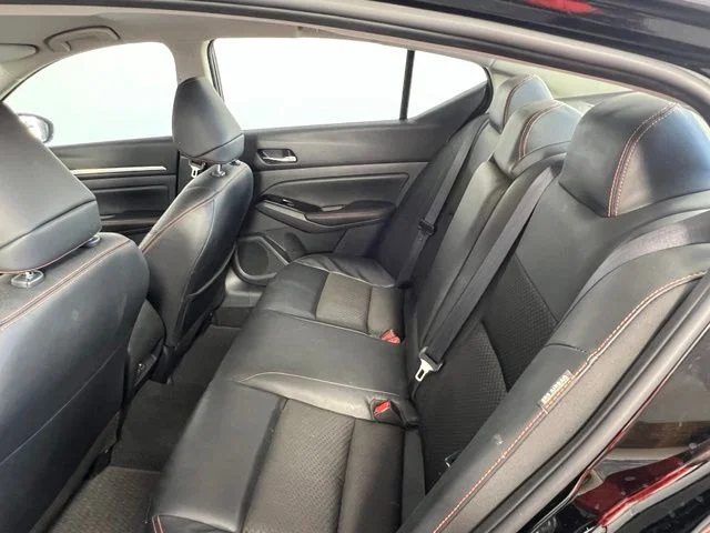 Used 2025 Black Nissan 2.5 SR image 30