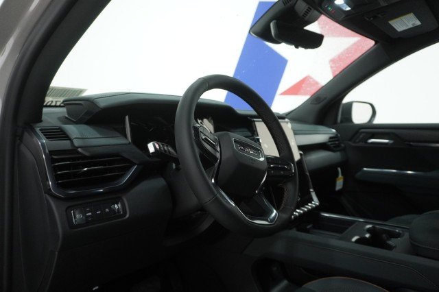 2026 GMC Acadia AT4 - Photo 18
