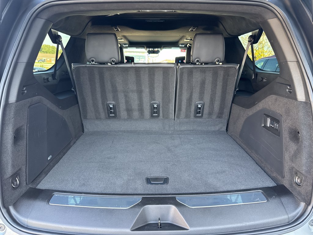 2026 Cadillac Escalade ESV V-Series - Photo 45