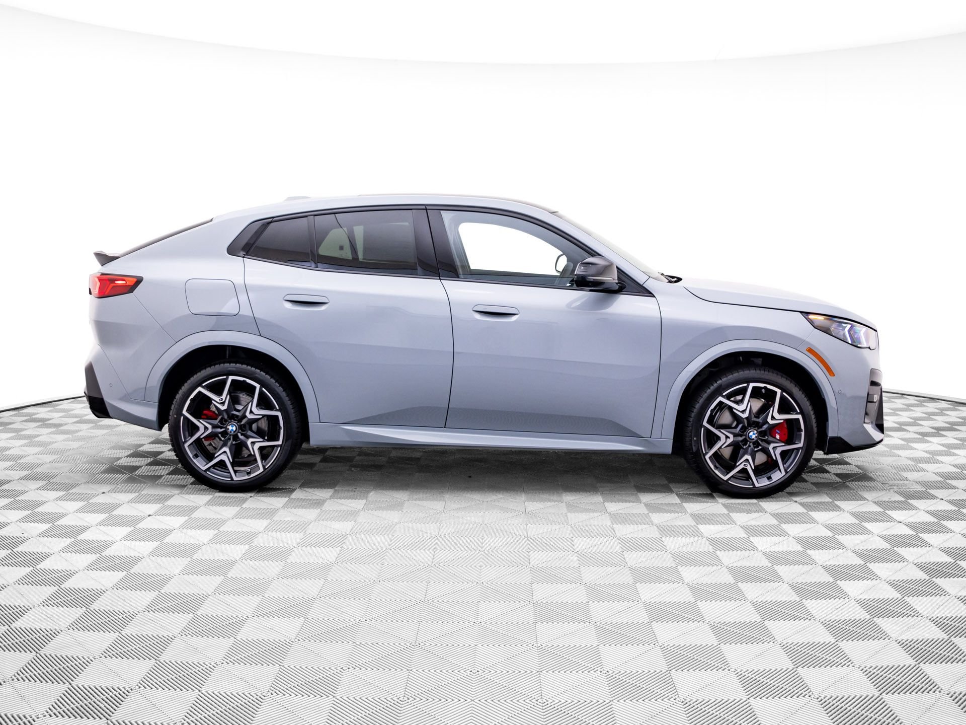 New 2026 Brooklyn Grey Metallic BMW M35i image 8