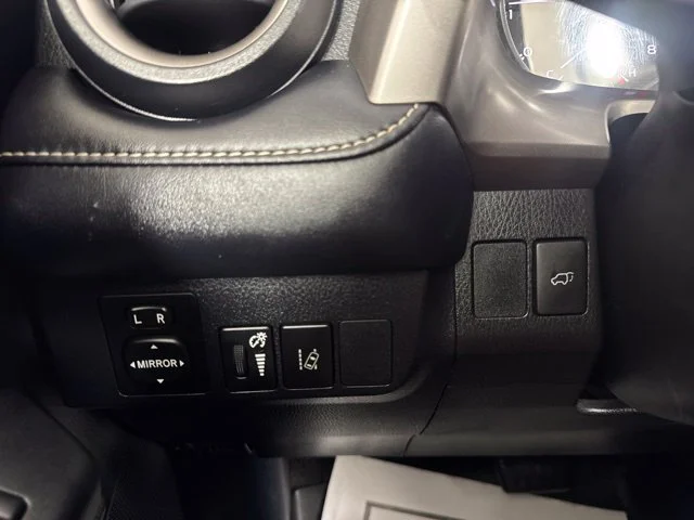 Used 2017 Gray Toyota XLE image 18