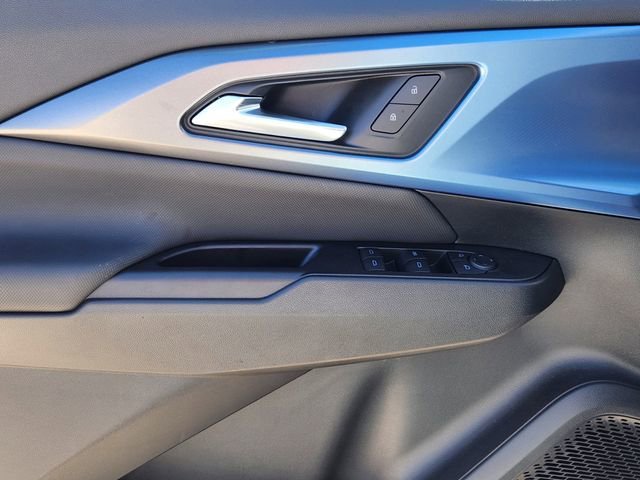 2025 Chevrolet Equinox EV LT - Photo 18