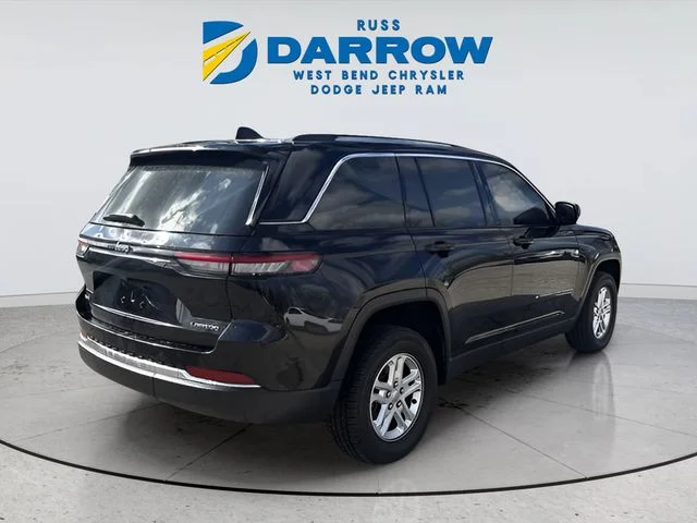 Used 2023 Black Jeep Laredo image 5