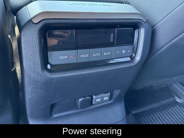 Used 2025 Wind Chill Pearl Toyota Base image 20