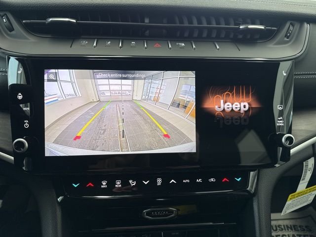 New 2026 Silver Zynith Exterior Paint Jeep Altitude image 22