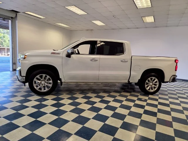 Used 2022 IRIDESCENT PEARL TRICOAT Chevrolet LTZ image 4