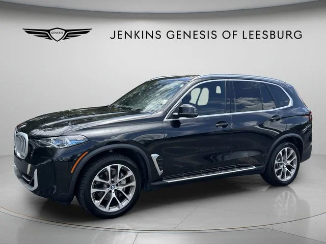 Used 2024 Black BMW sDrive40i image 11