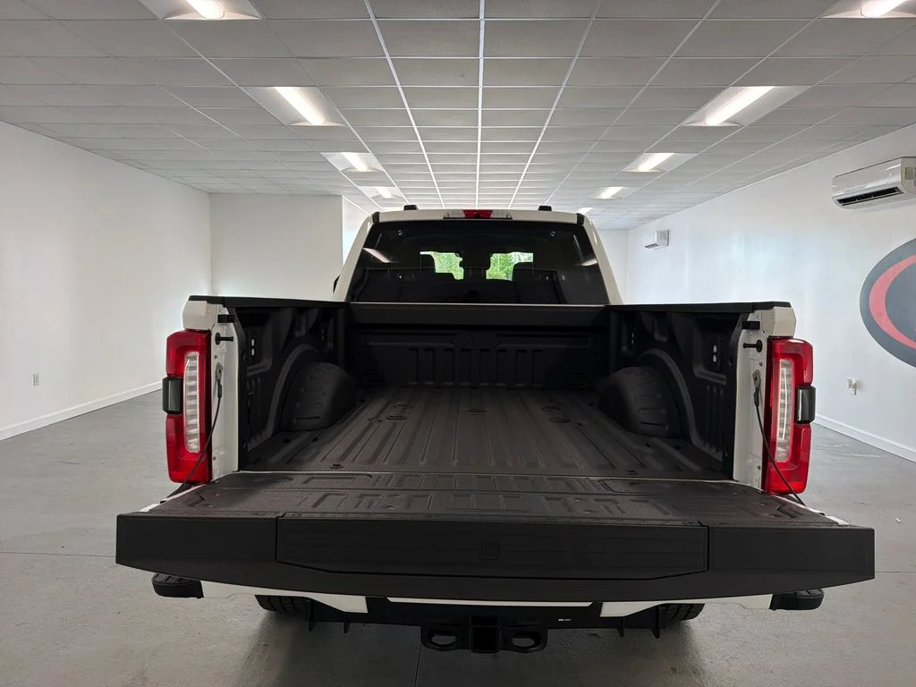 New 2026 Star White Metallic Tri-Coat Ford F-250® Lariat® image 8