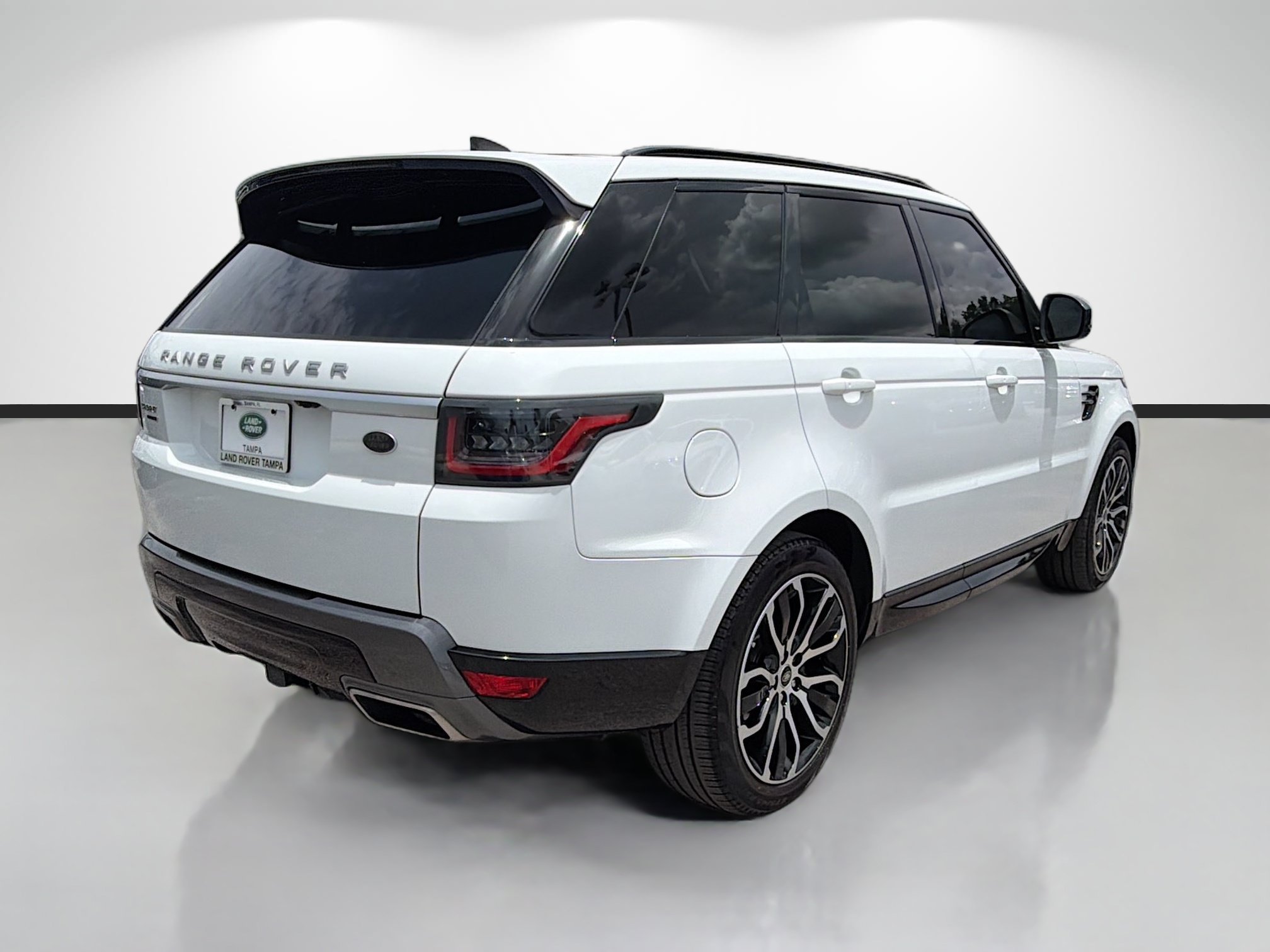Used 2019 Fuji White Land Rover HSE image 5