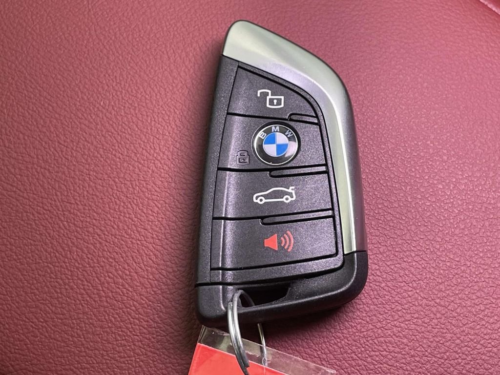 2025 BMW 3 Series 330i - Photo 38