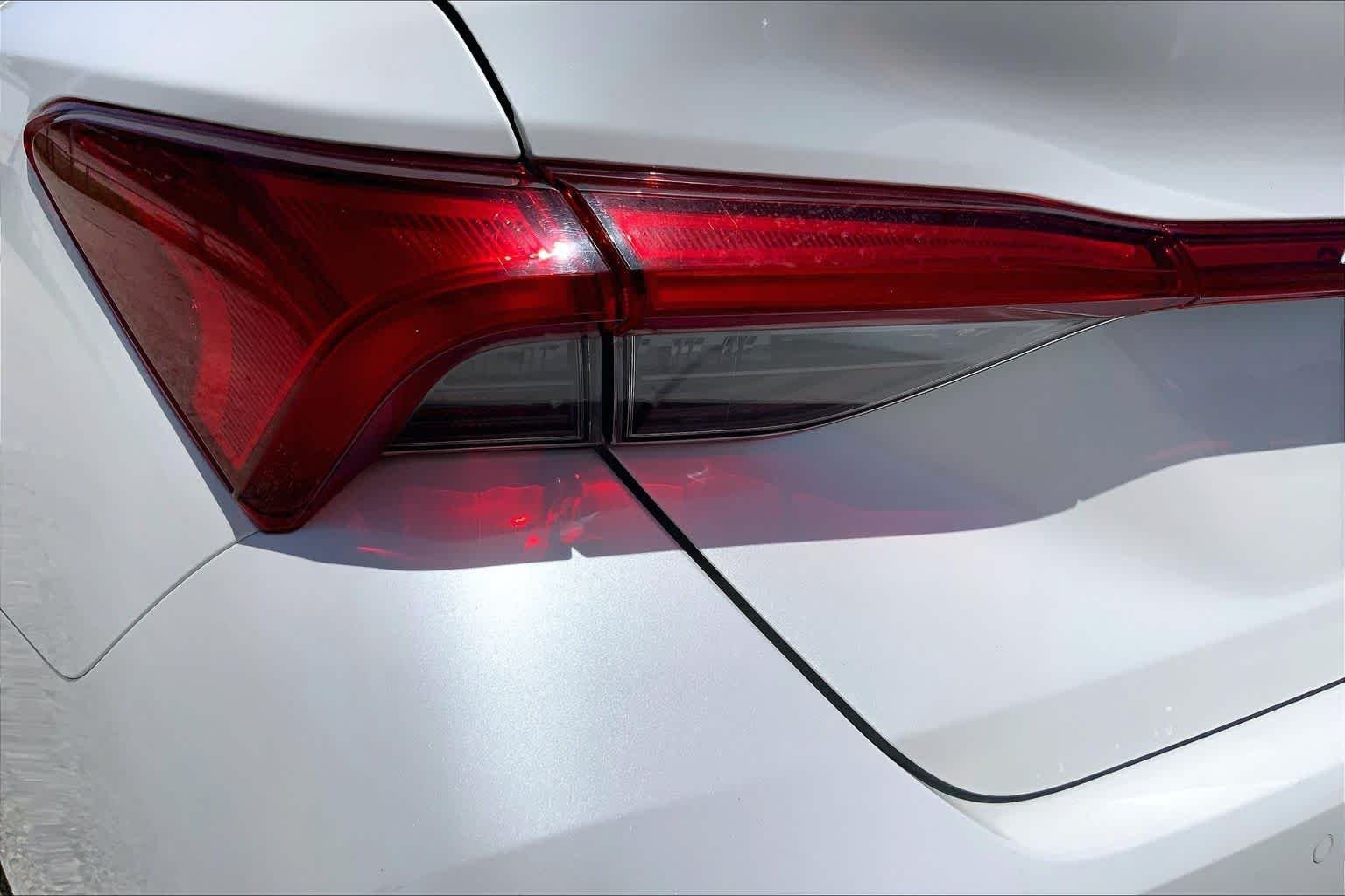 Used 2022 Wind Chill Pearl Toyota Limited image 28