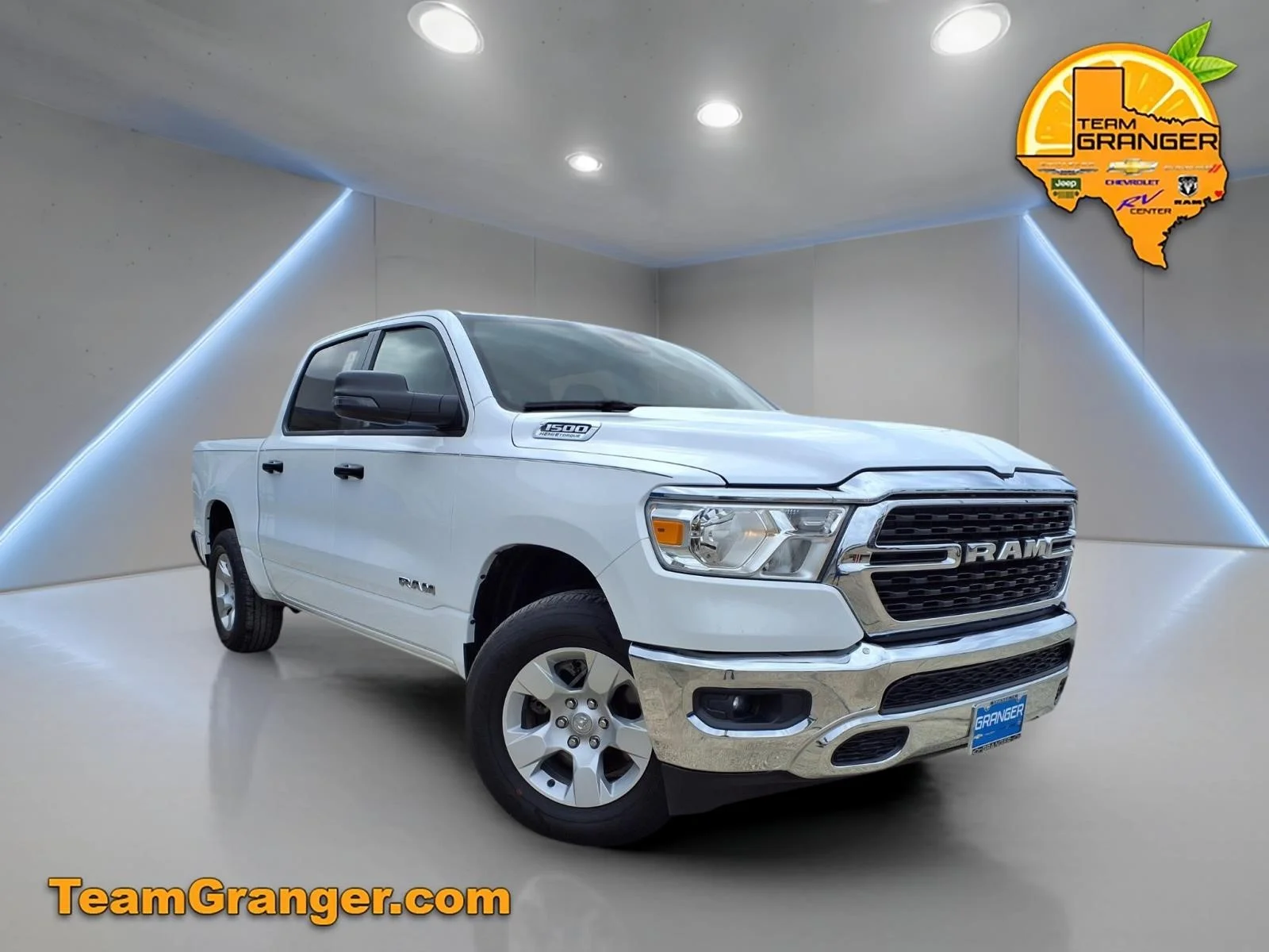 2023 RAM 1500 Big Horn/Lone Star 4x4 Crew Cab 5'7's photo