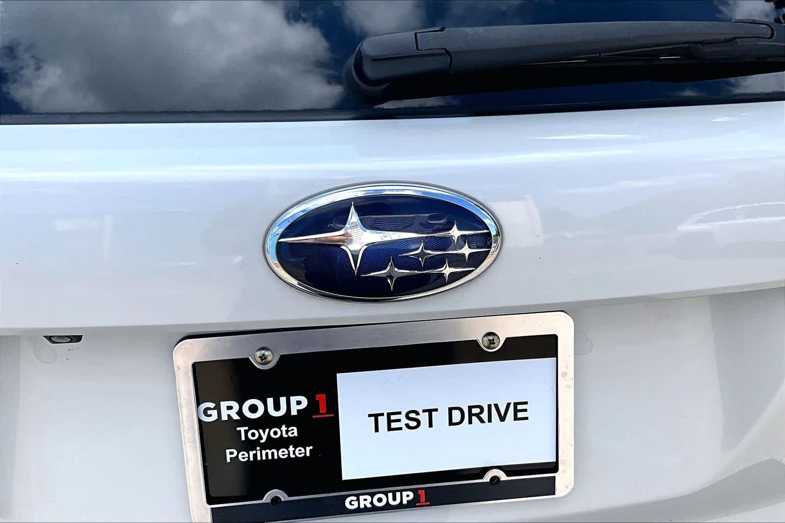 Used 2018 Crystal White Pearl Subaru Limited image 31