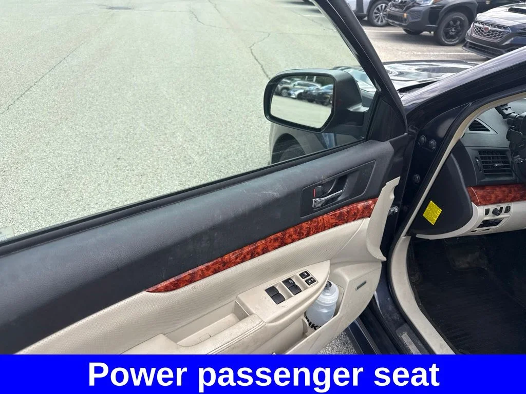 Used 2012  Subaru 2.5i image 14