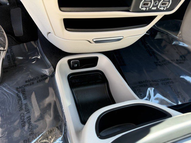 Used 2023 Brilliant Black Crystal Pearlcoat Chrysler Touring L image 21