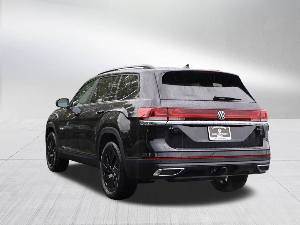 New 2026 Black Volkswagen 2.0T SE w/Technology image 21