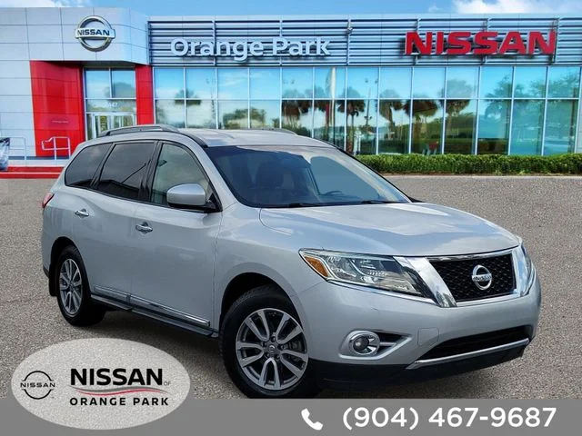 Used 2016 Silver Nissan SL image 1